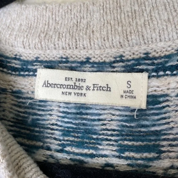 Abercrombie & Fitch winter crew neck sweater Sz small stretchy - Picture 3 of 5